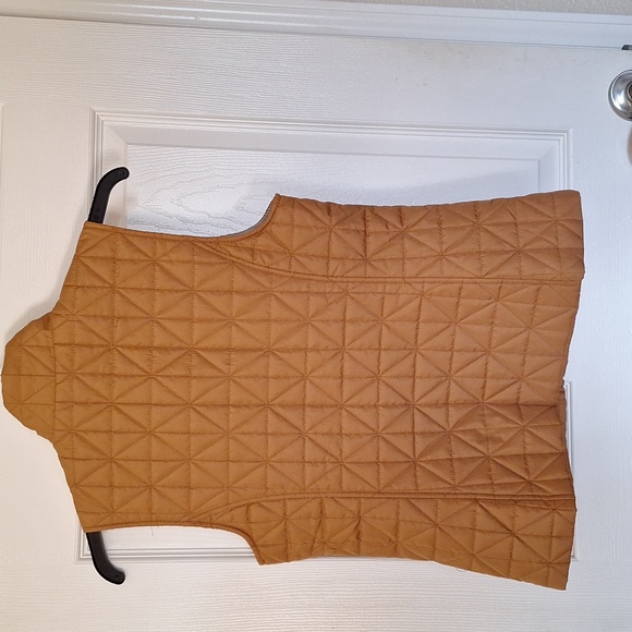 GH Bass Ladies Tan Quilted Packable Vest size S - Picture 3 of 6